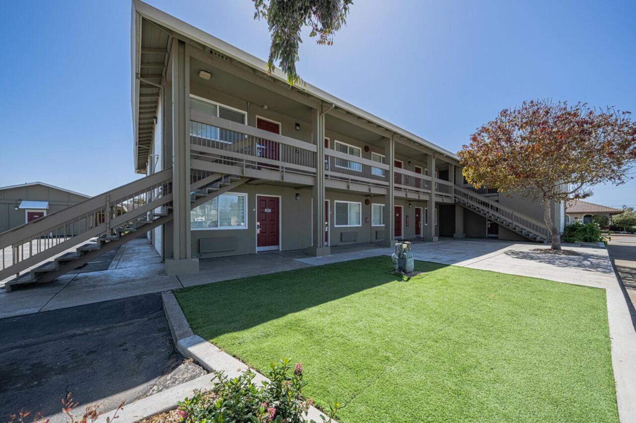 Coastal Valley Inn Castroville Exterior foto