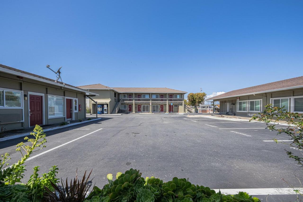 Coastal Valley Inn Castroville Exterior foto
